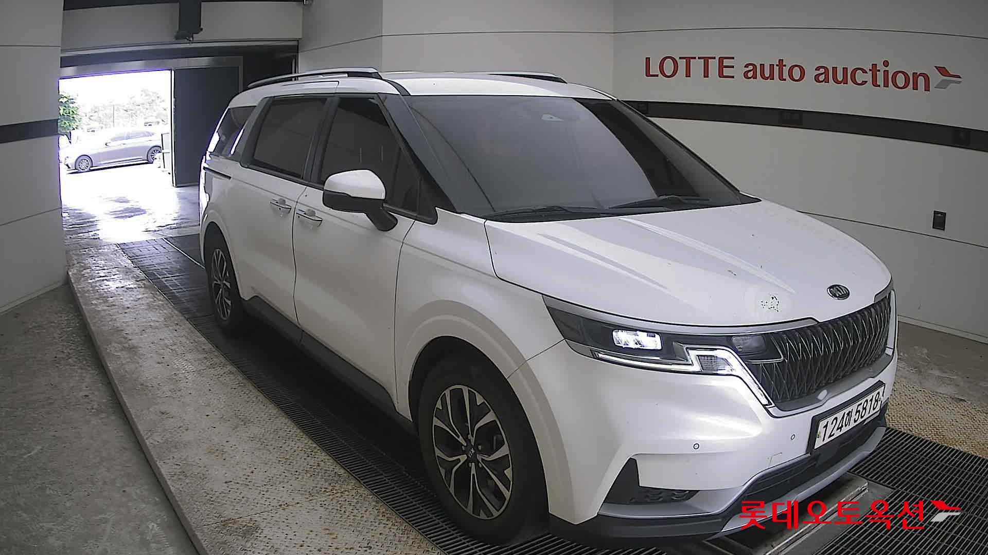 2021 - kia carnival