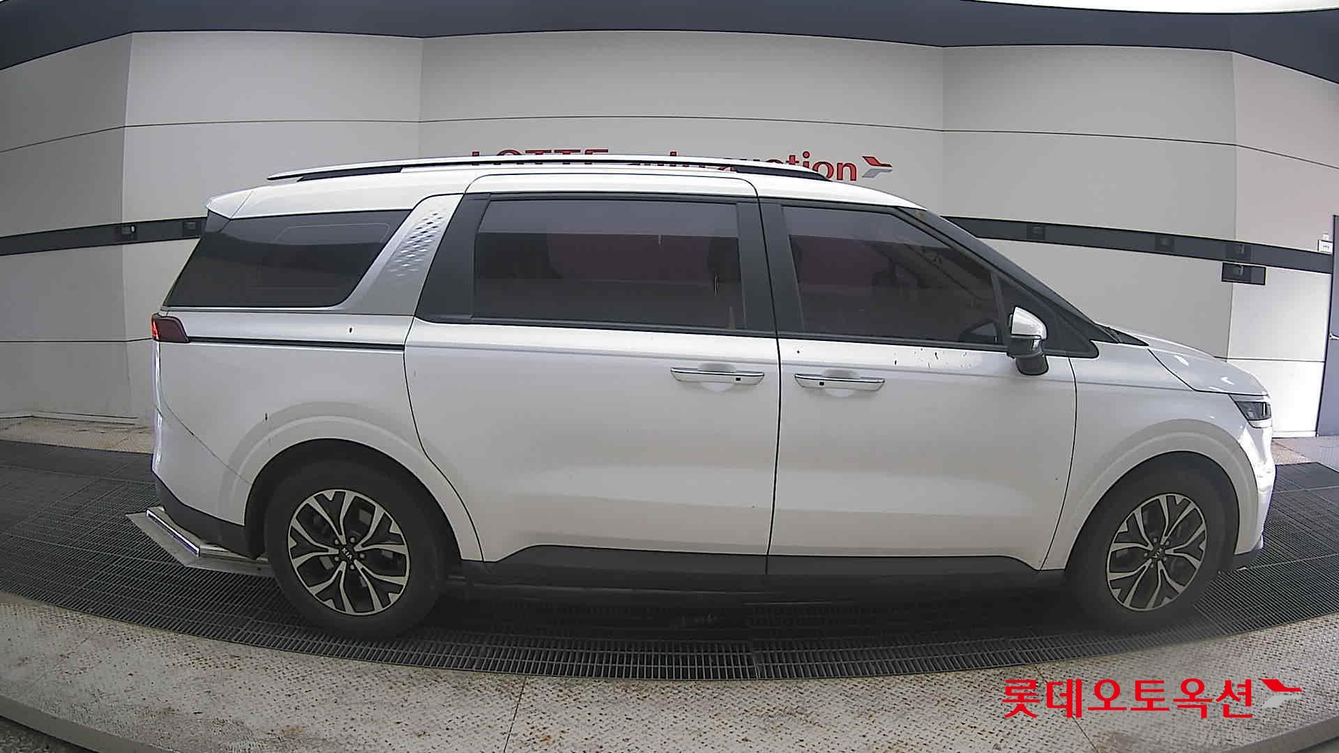 2021 - kia carnival