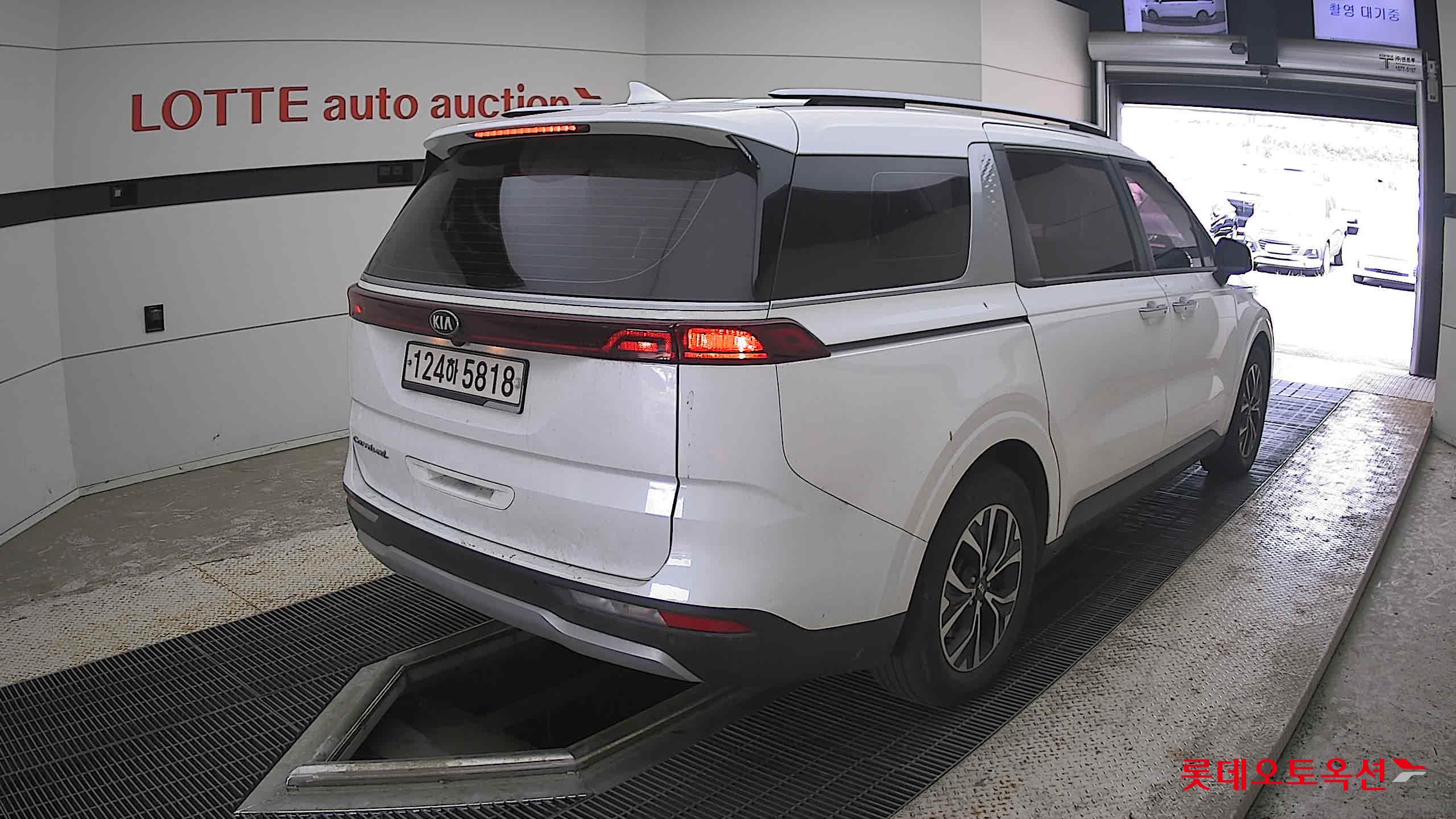 2021 - kia carnival