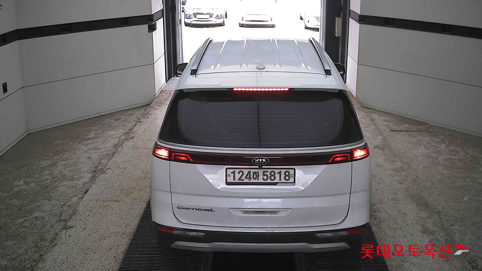 2021 - kia carnival