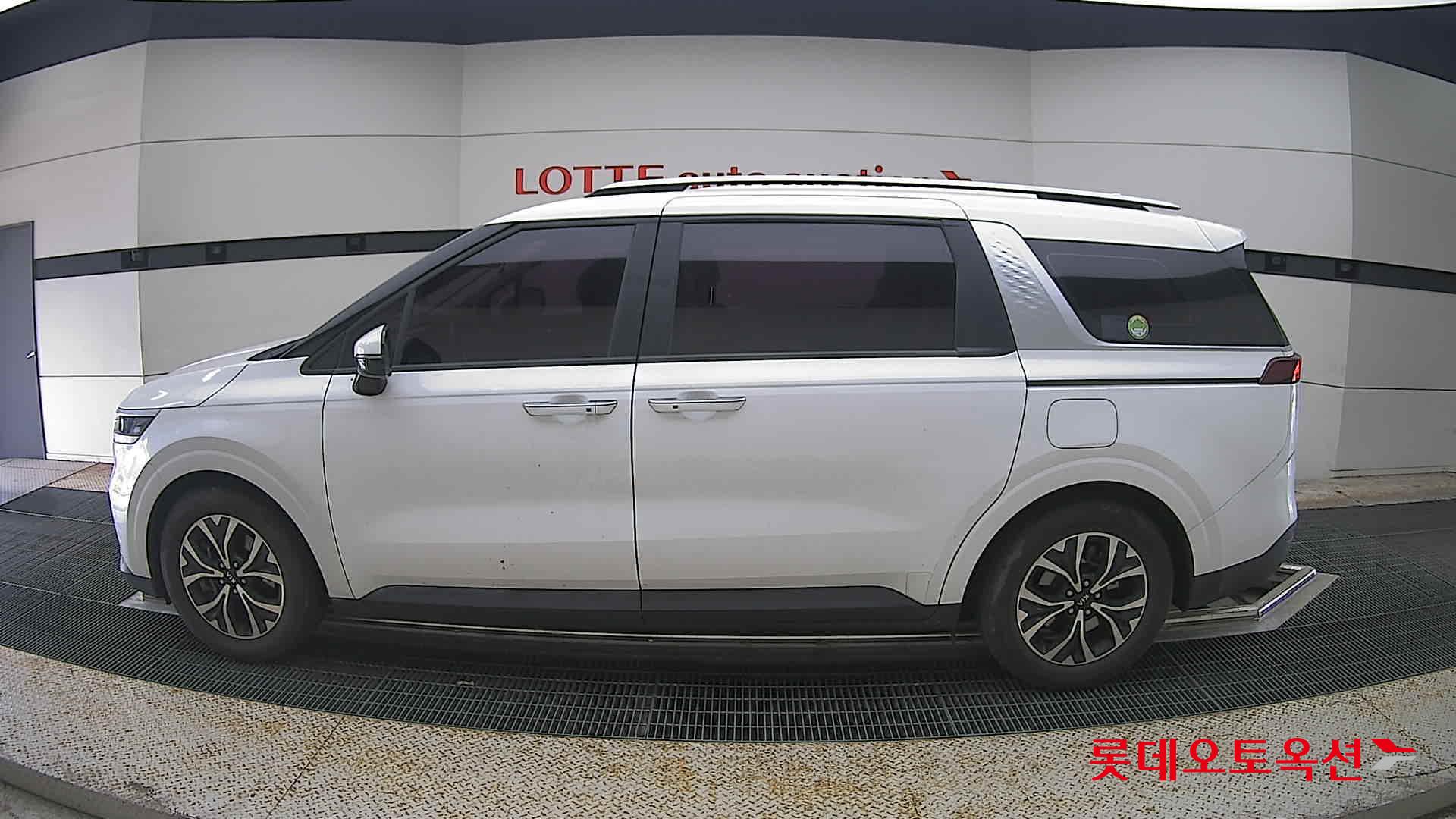 2021 - kia carnival