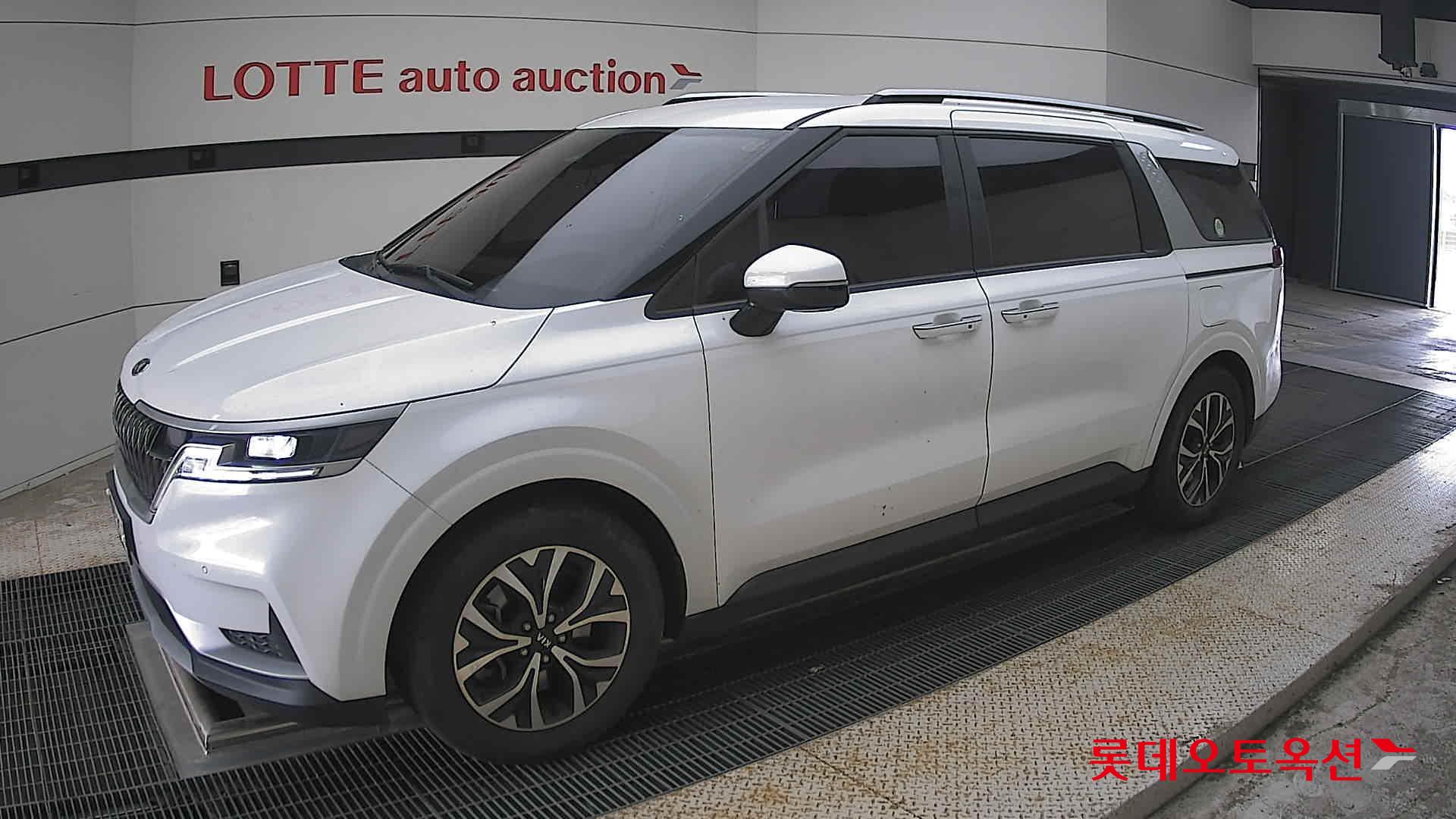2021 - kia carnival
