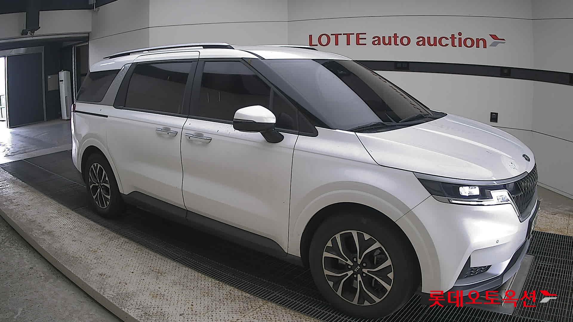 2021 - kia carnival