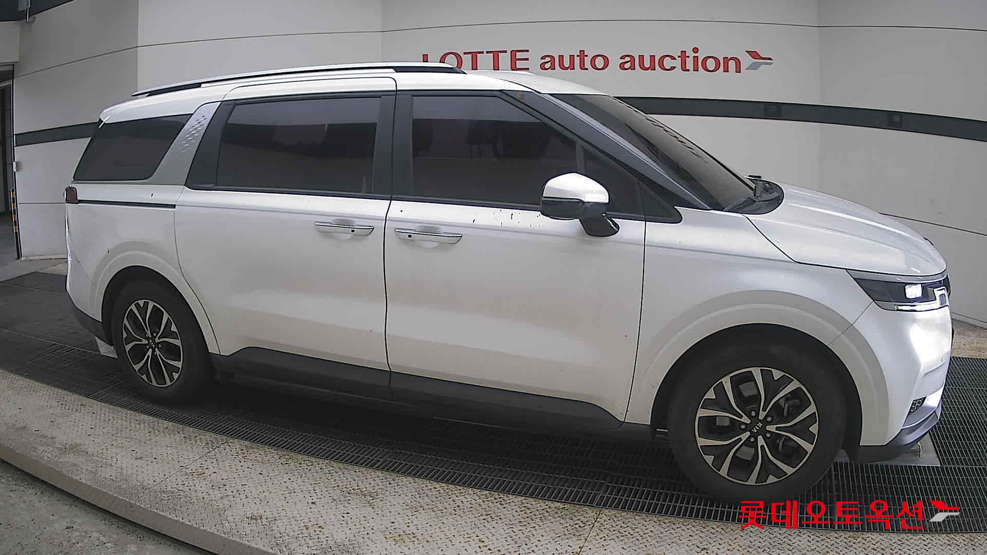 2021 - kia carnival