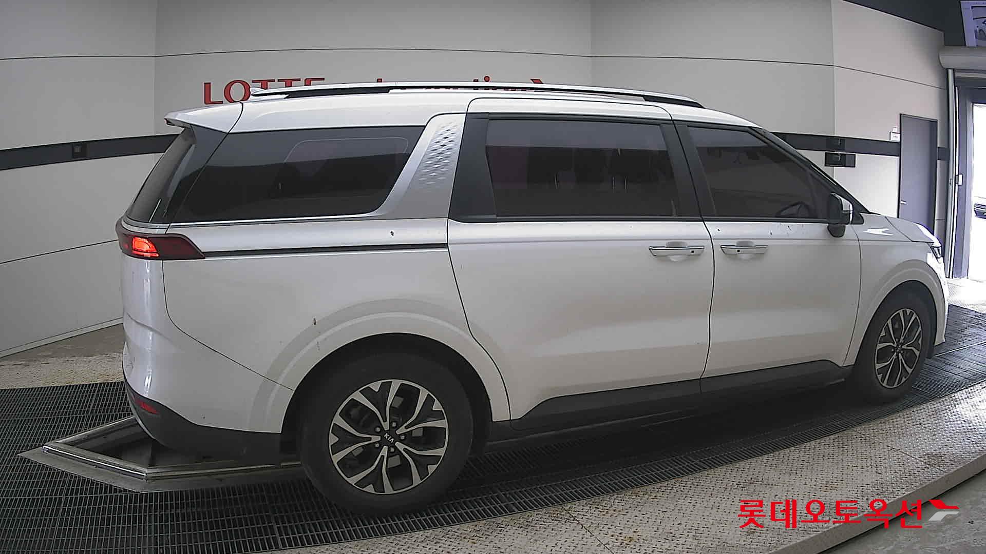 2021 - kia carnival
