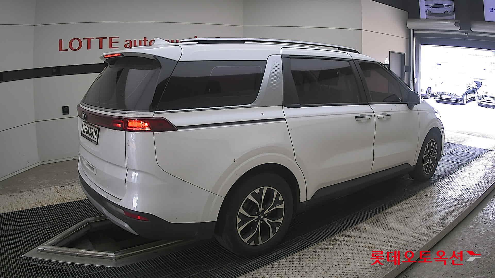 2021 - kia carnival