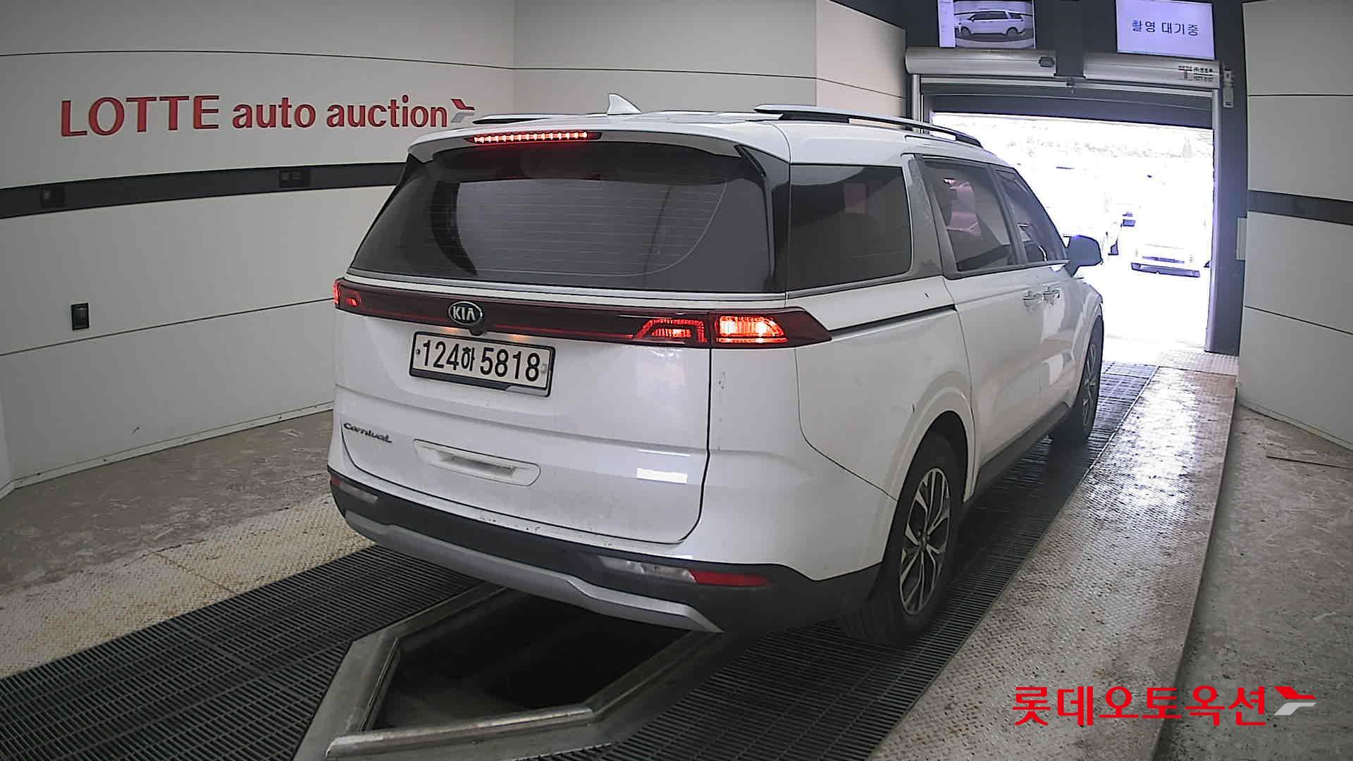 2021 - kia carnival