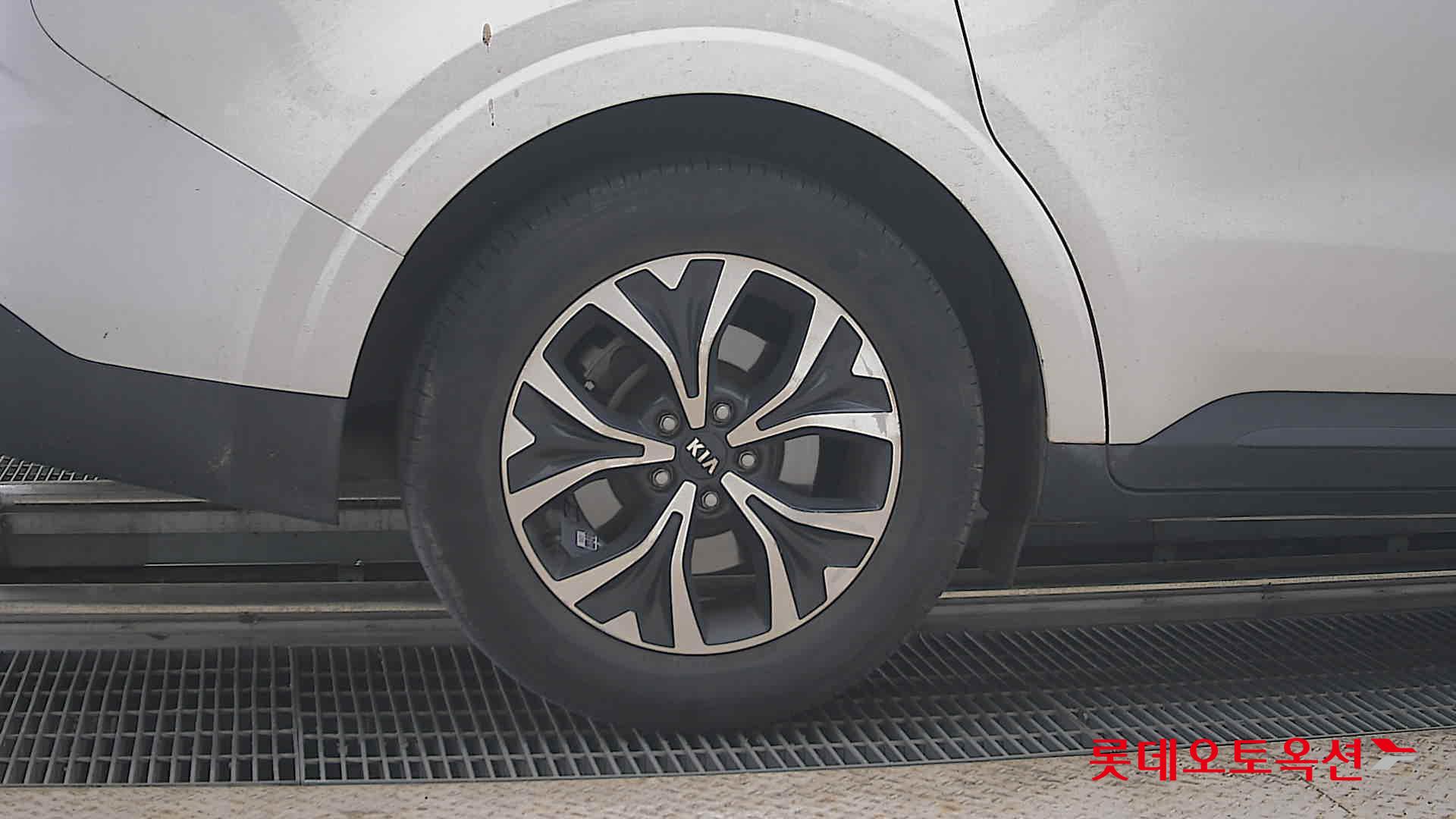 2021 - kia carnival