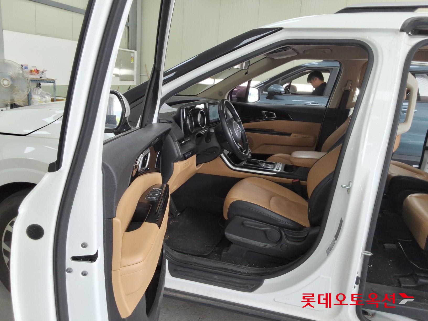 2021 - kia carnival