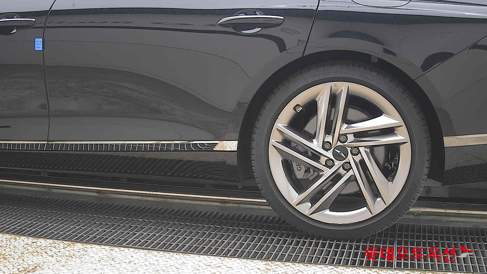2025 - genesis g80