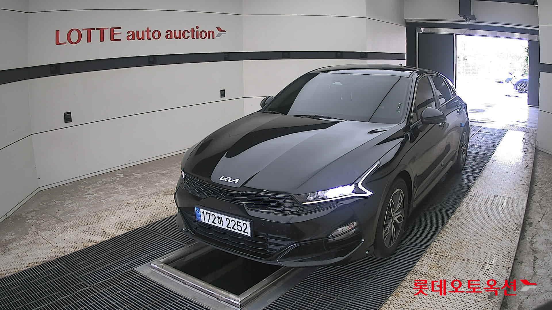2022 - kia k5