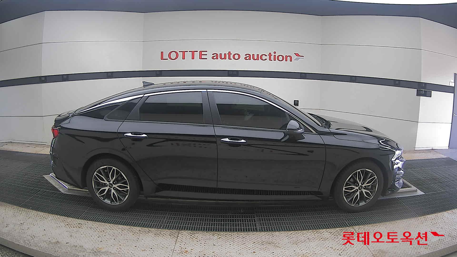 2022 - kia k5