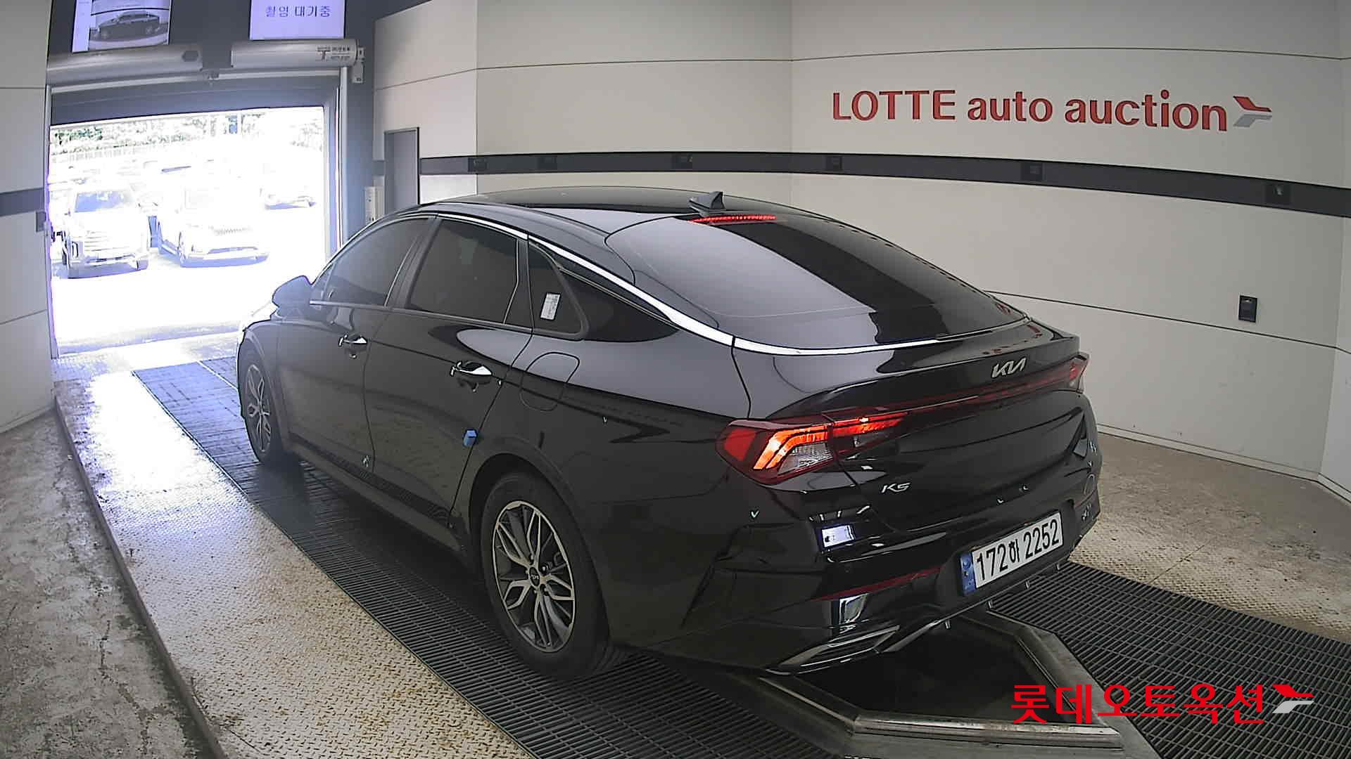 2022 - kia k5