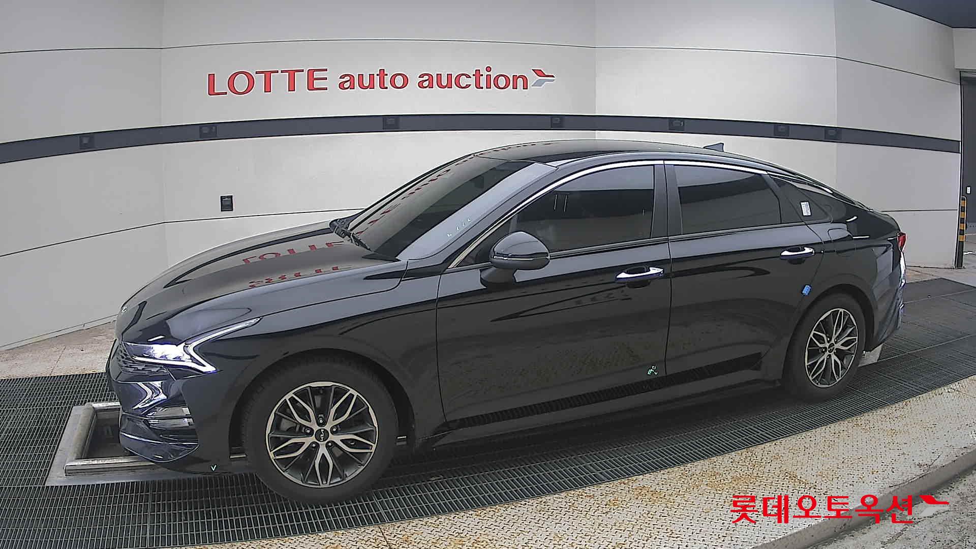 2022 - kia k5