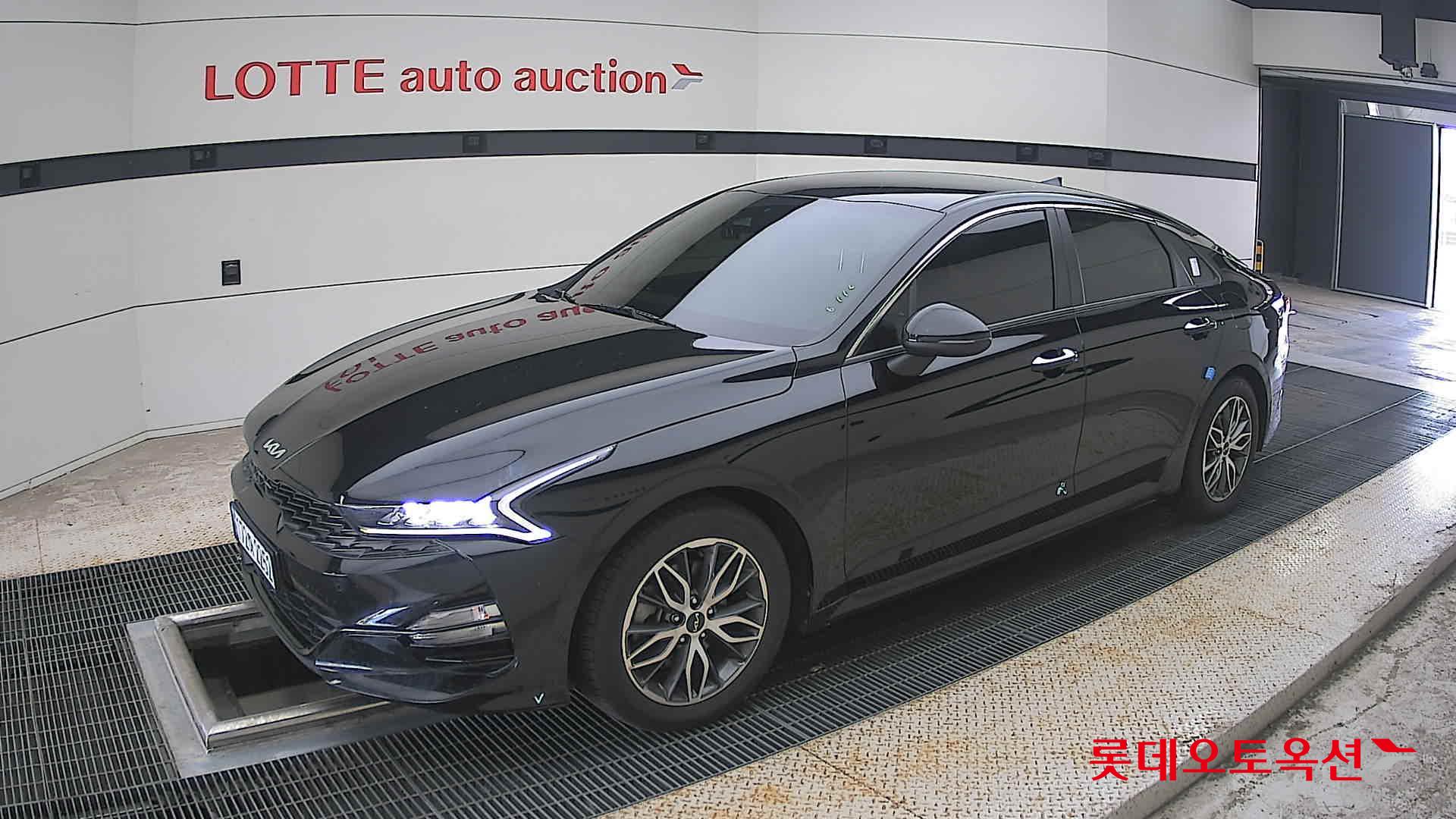 2022 - kia k5