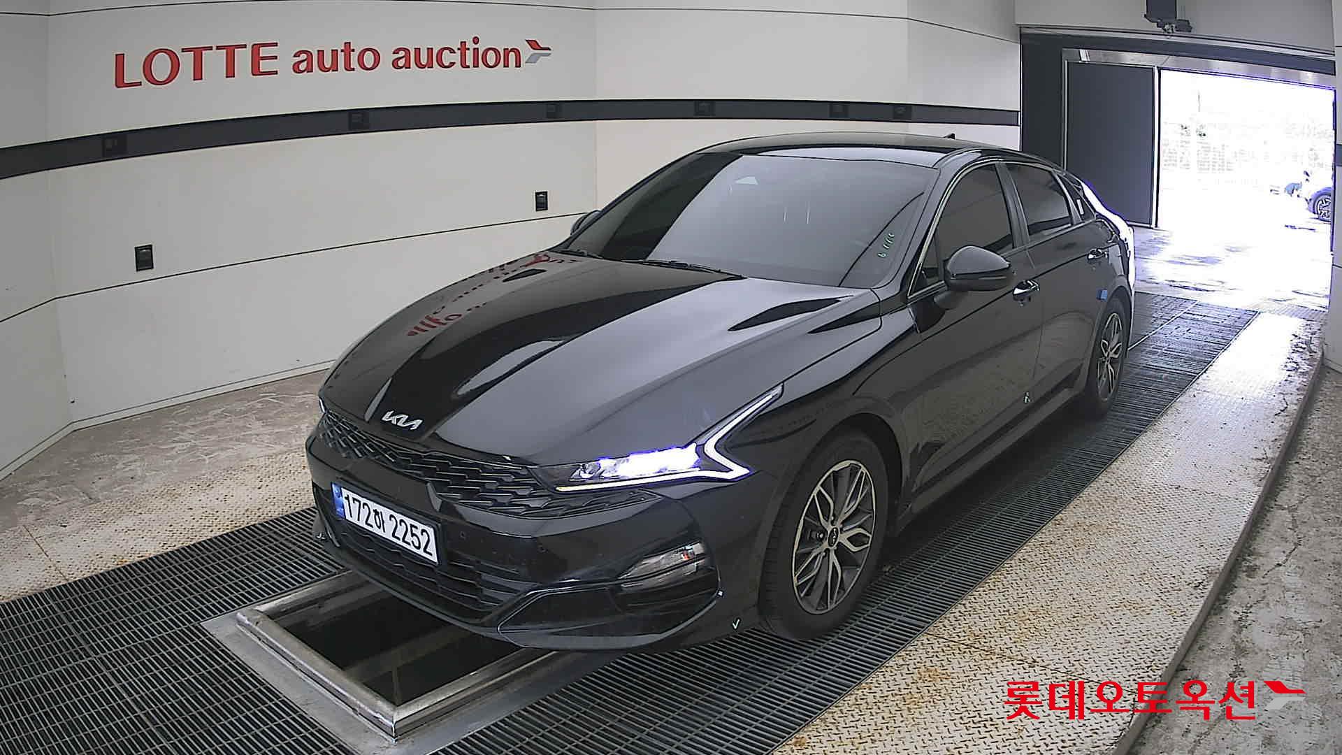 2022 - kia k5