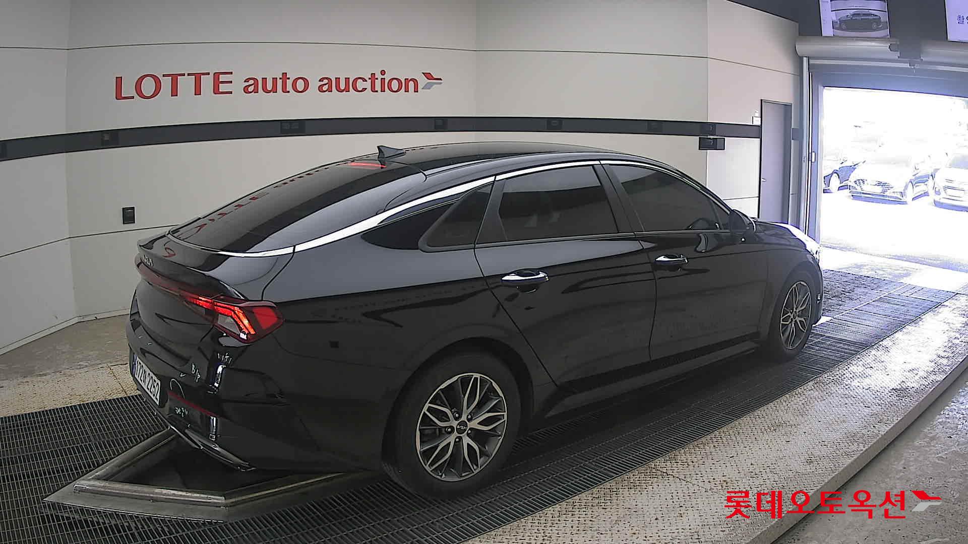 2022 - kia k5