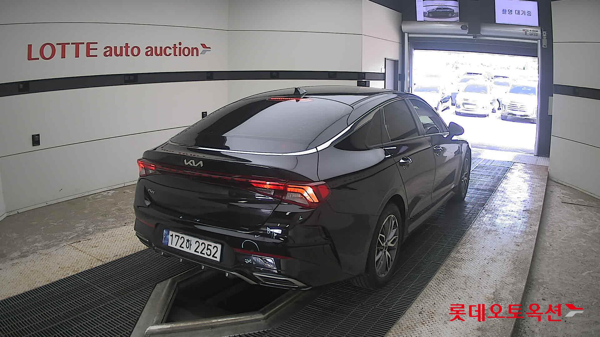 2022 - kia k5