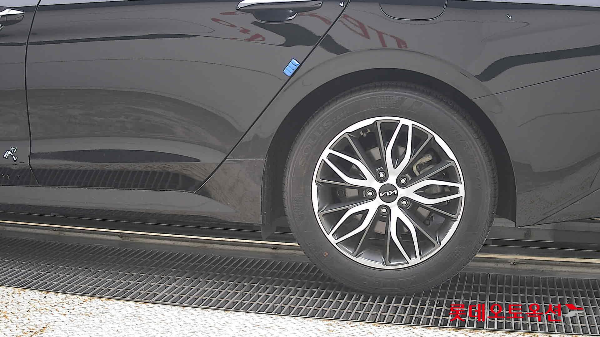 2022 - kia k5