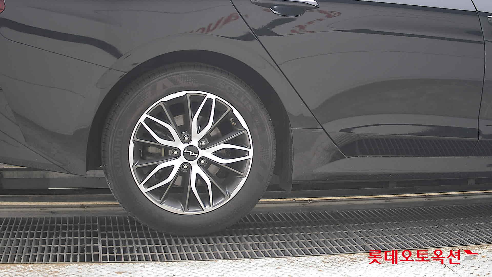 2022 - kia k5