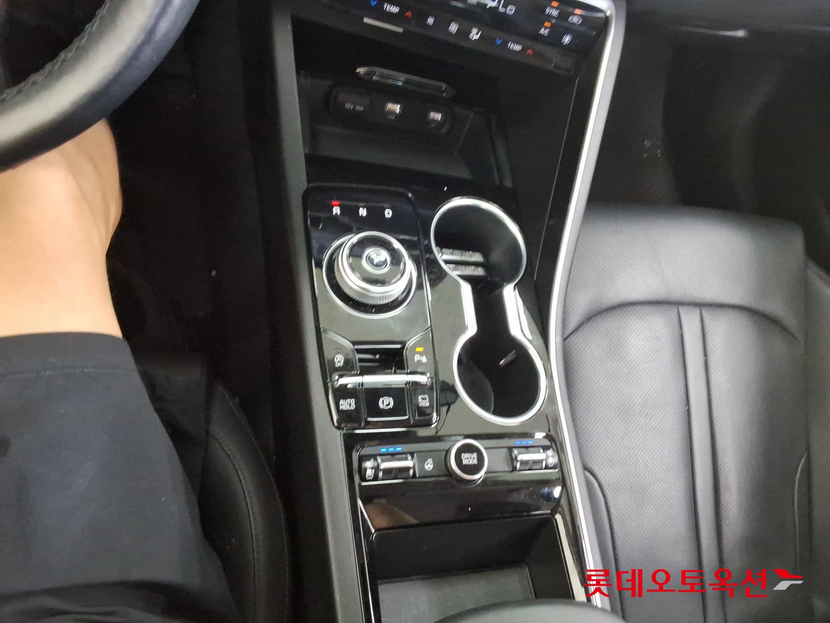 2022 - kia k5