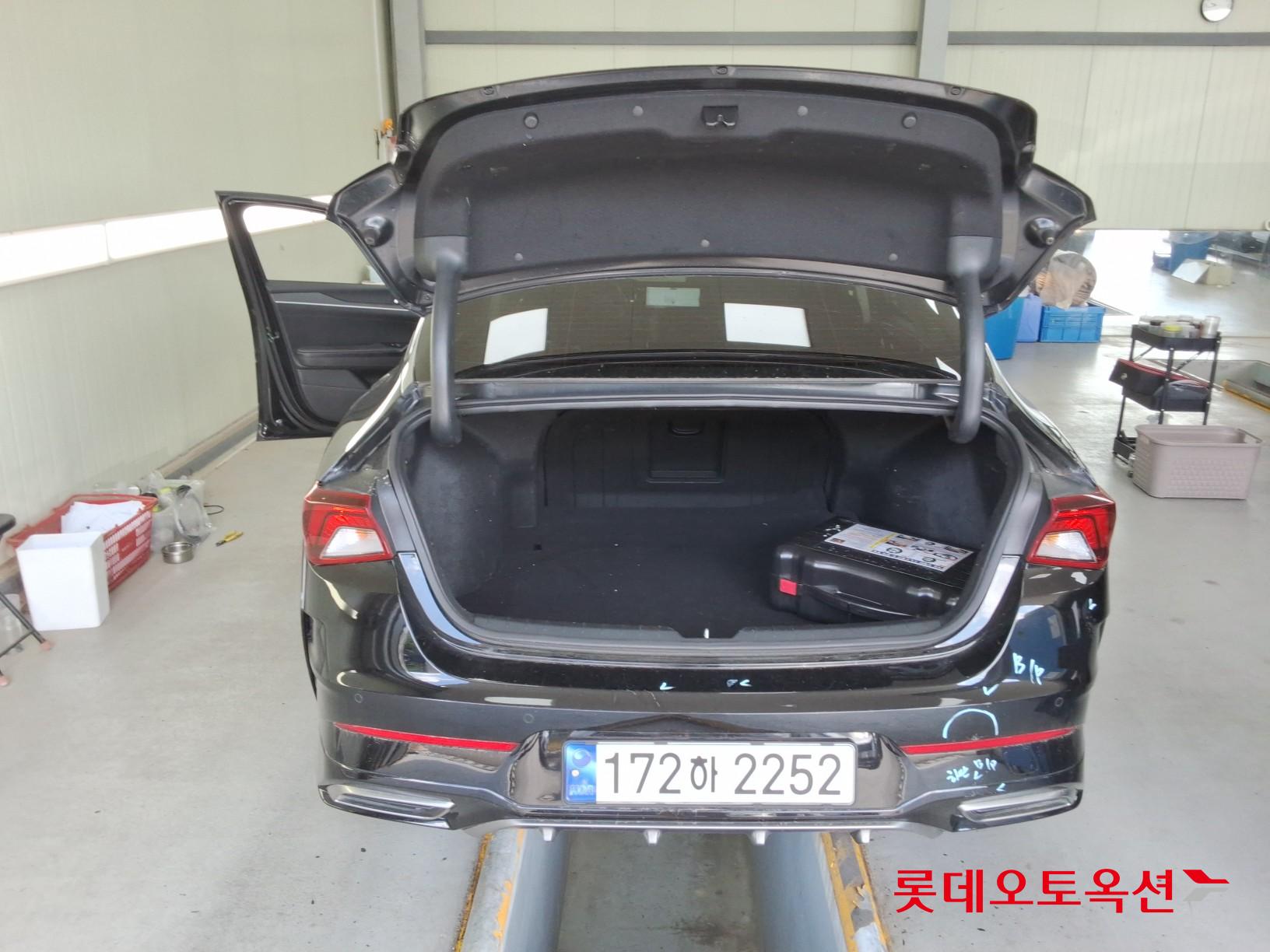 2022 - kia k5