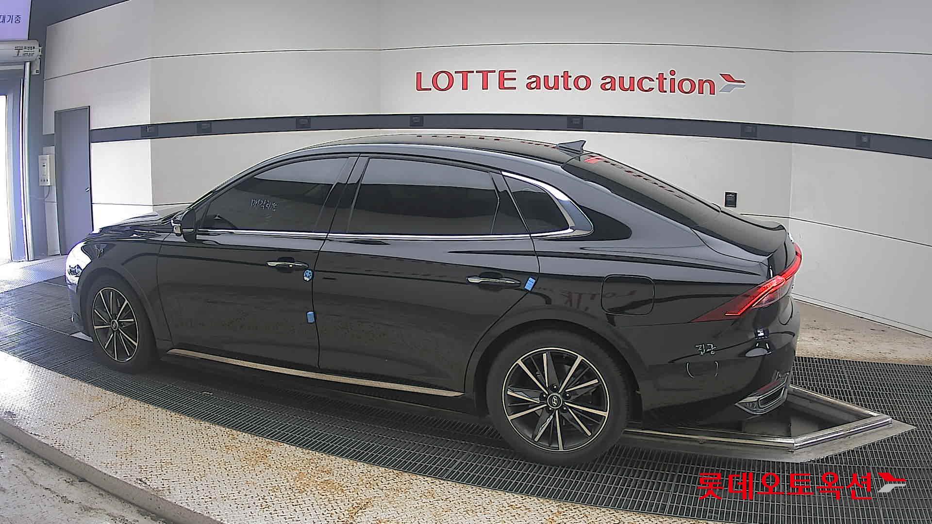 2022 - hyundai grandeur