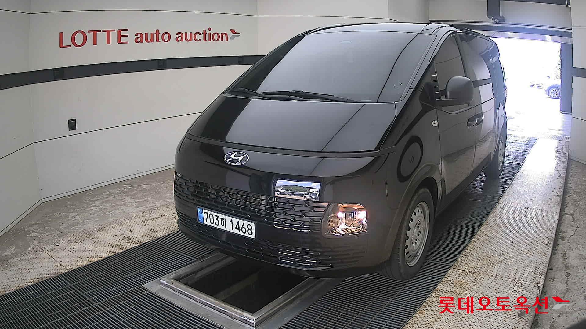 2022 - hyundai staria