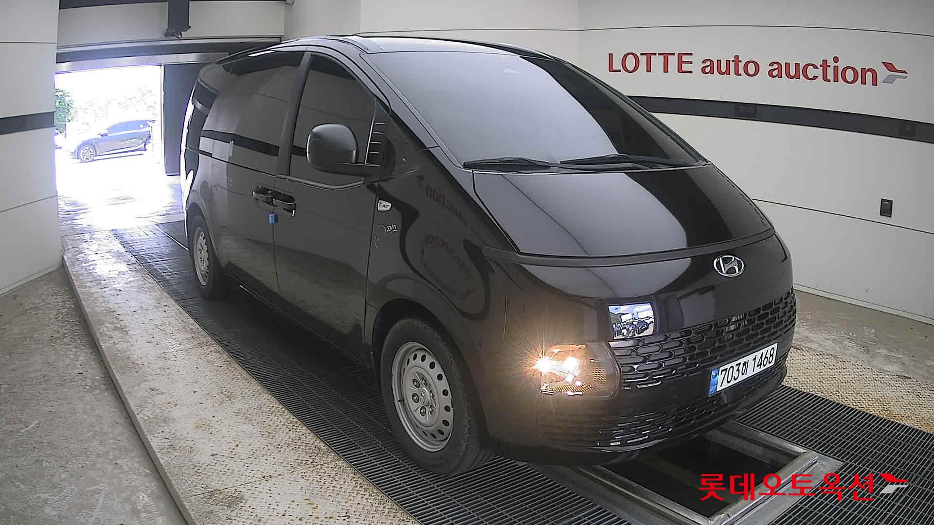 2022 - hyundai staria