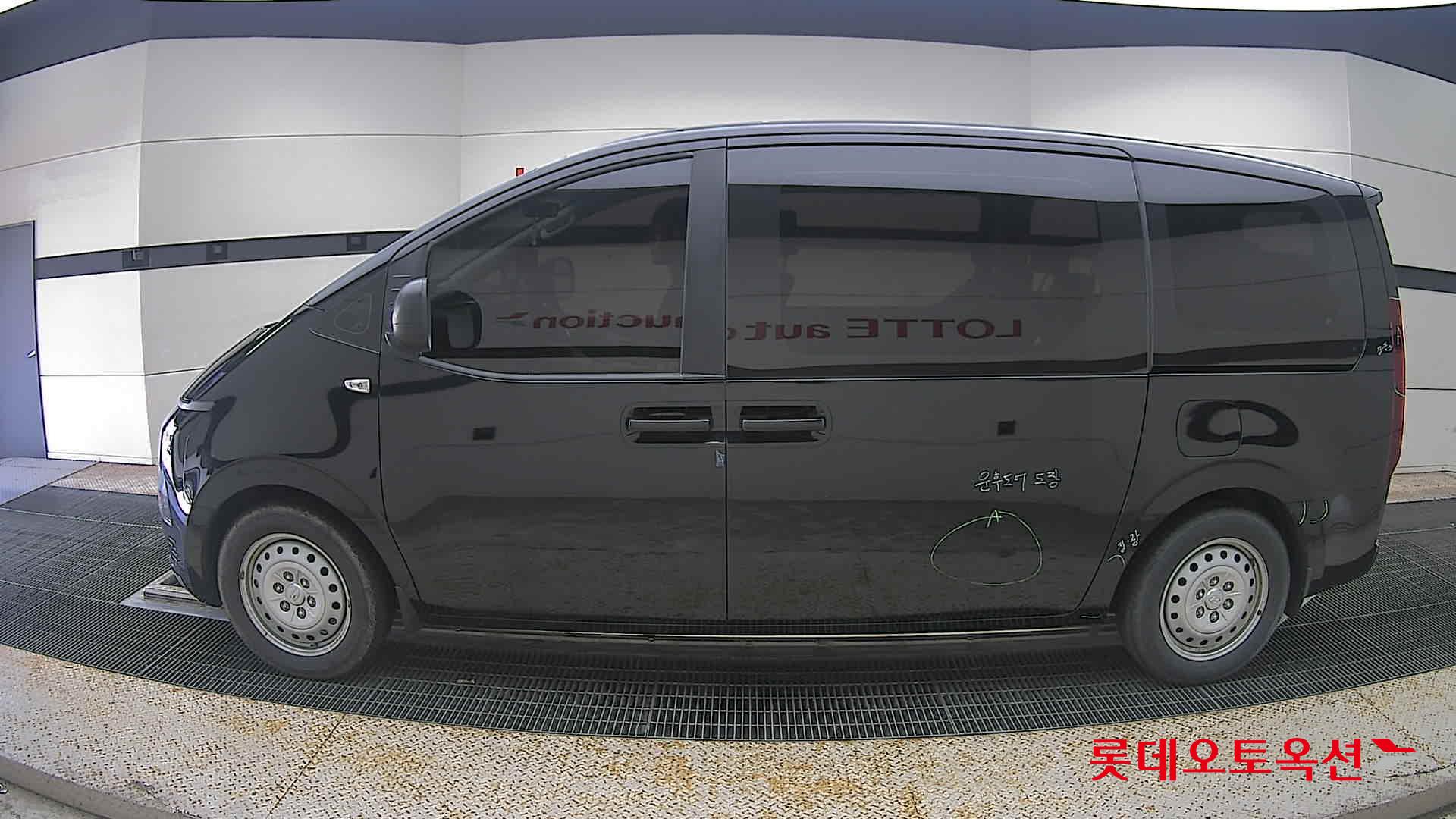 2022 - hyundai staria