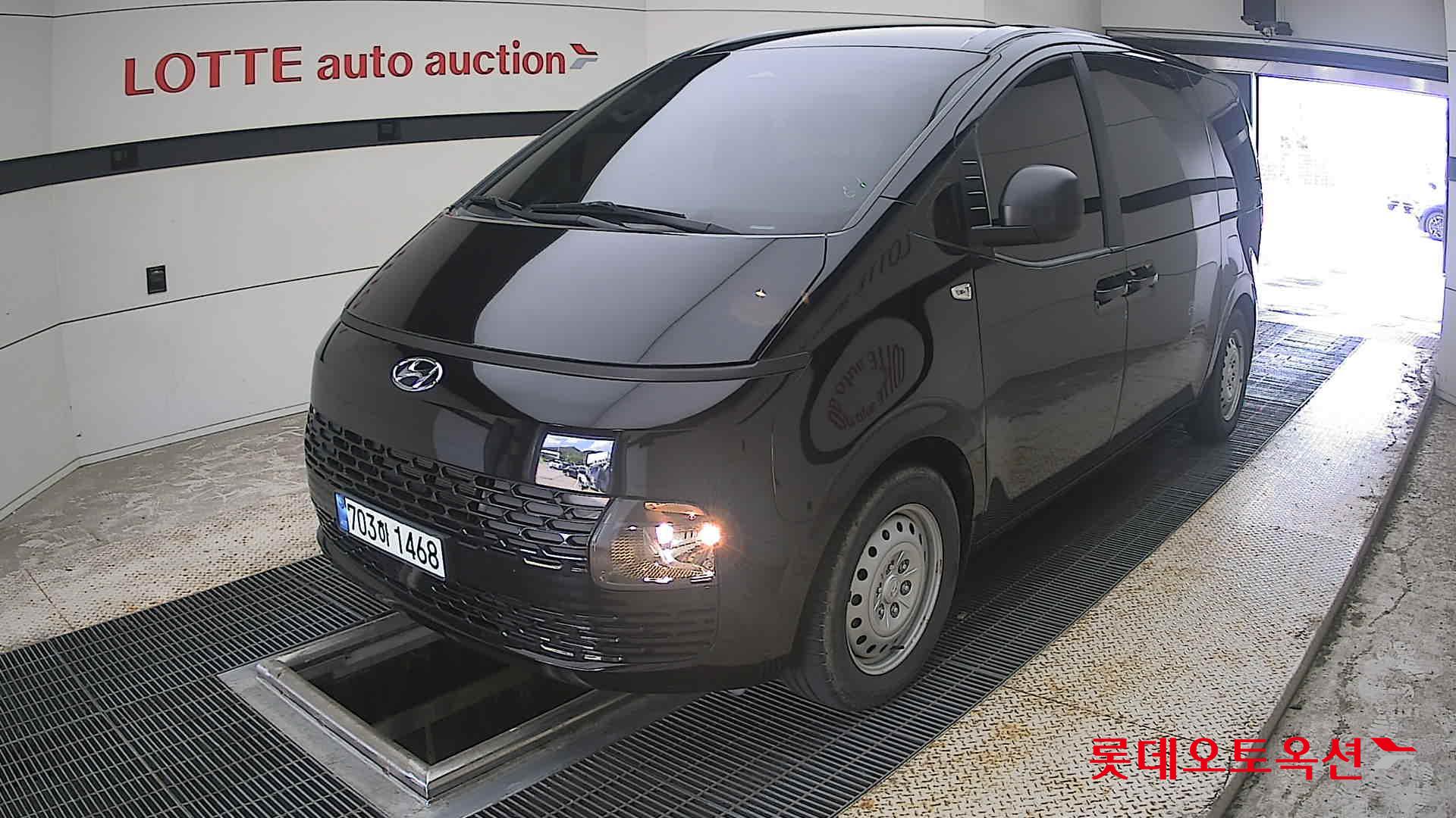 2022 - hyundai staria