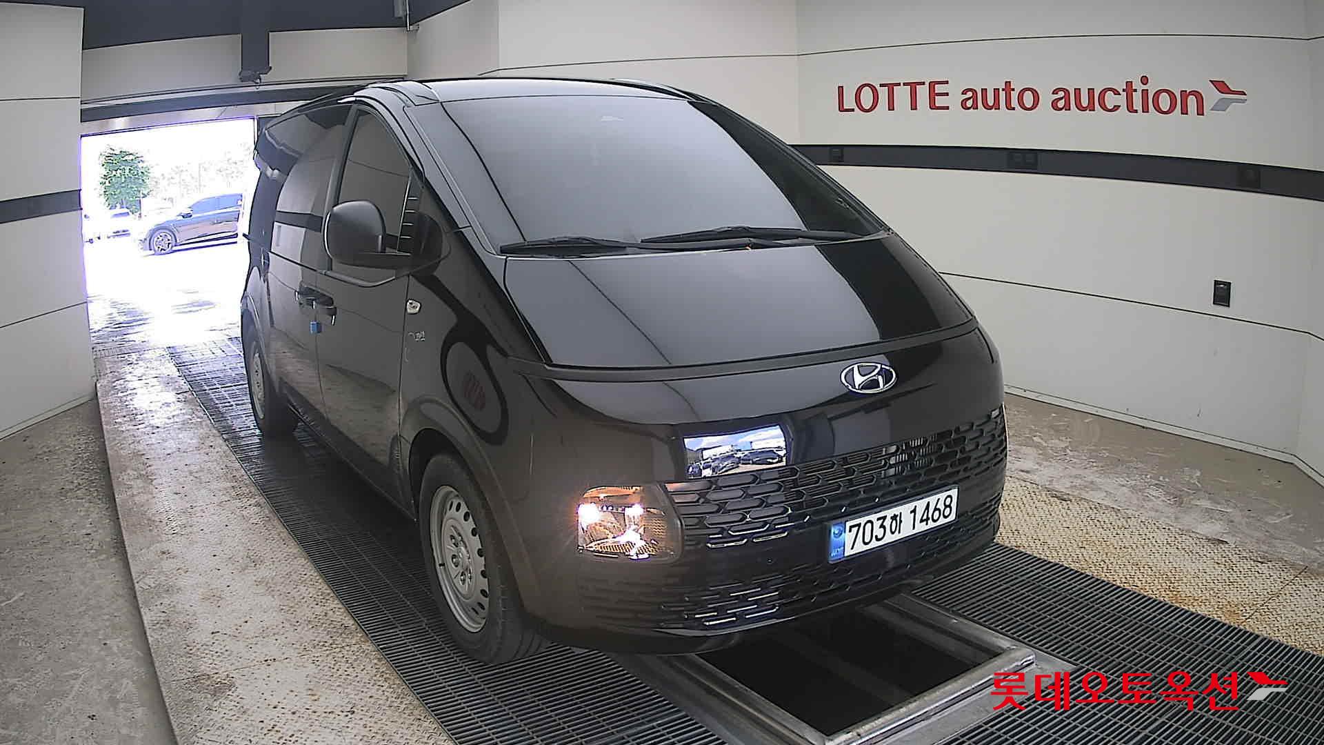 2022 - hyundai staria