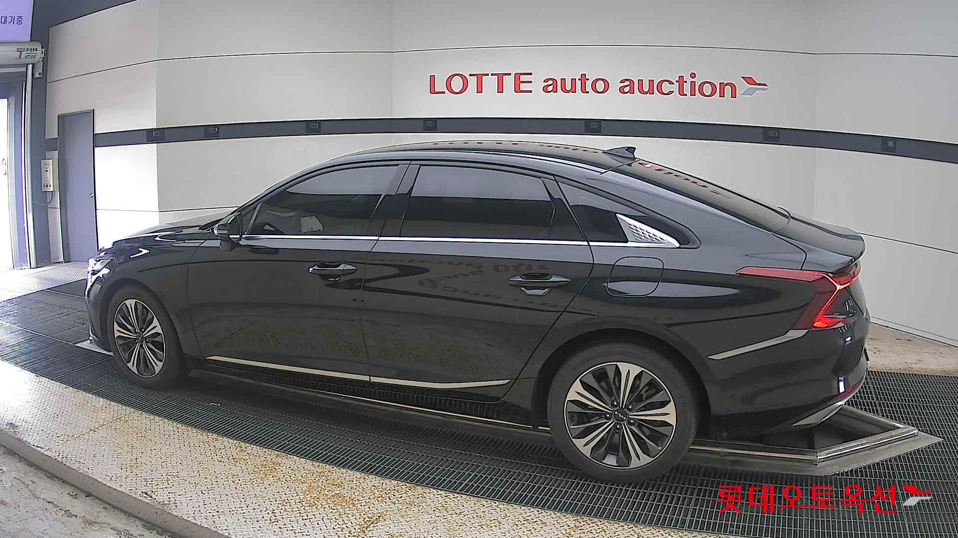 2022 - kia k8