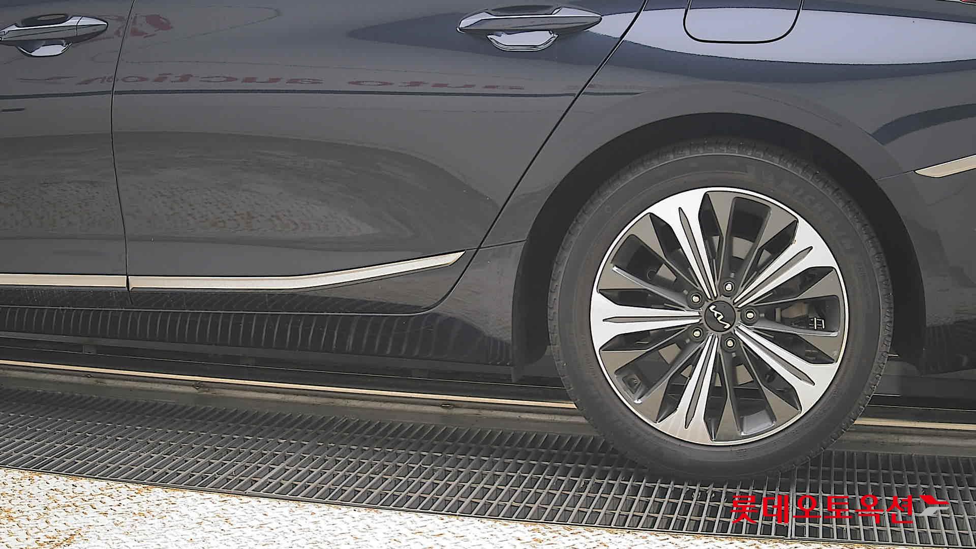 2023 - kia k8