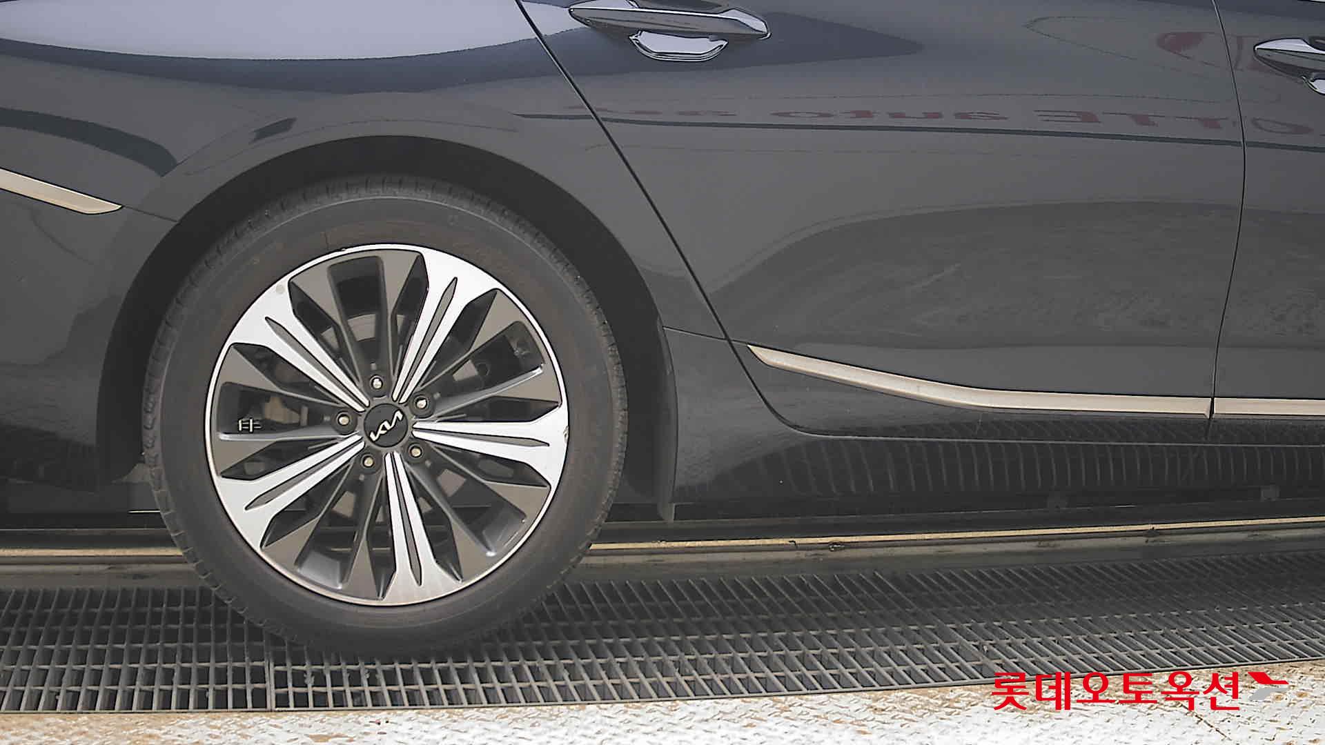 2023 - kia k8