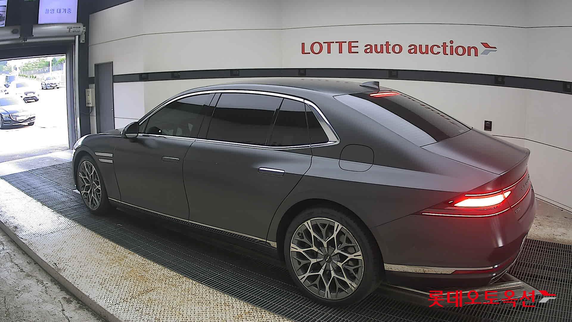 2023 - genesis g90