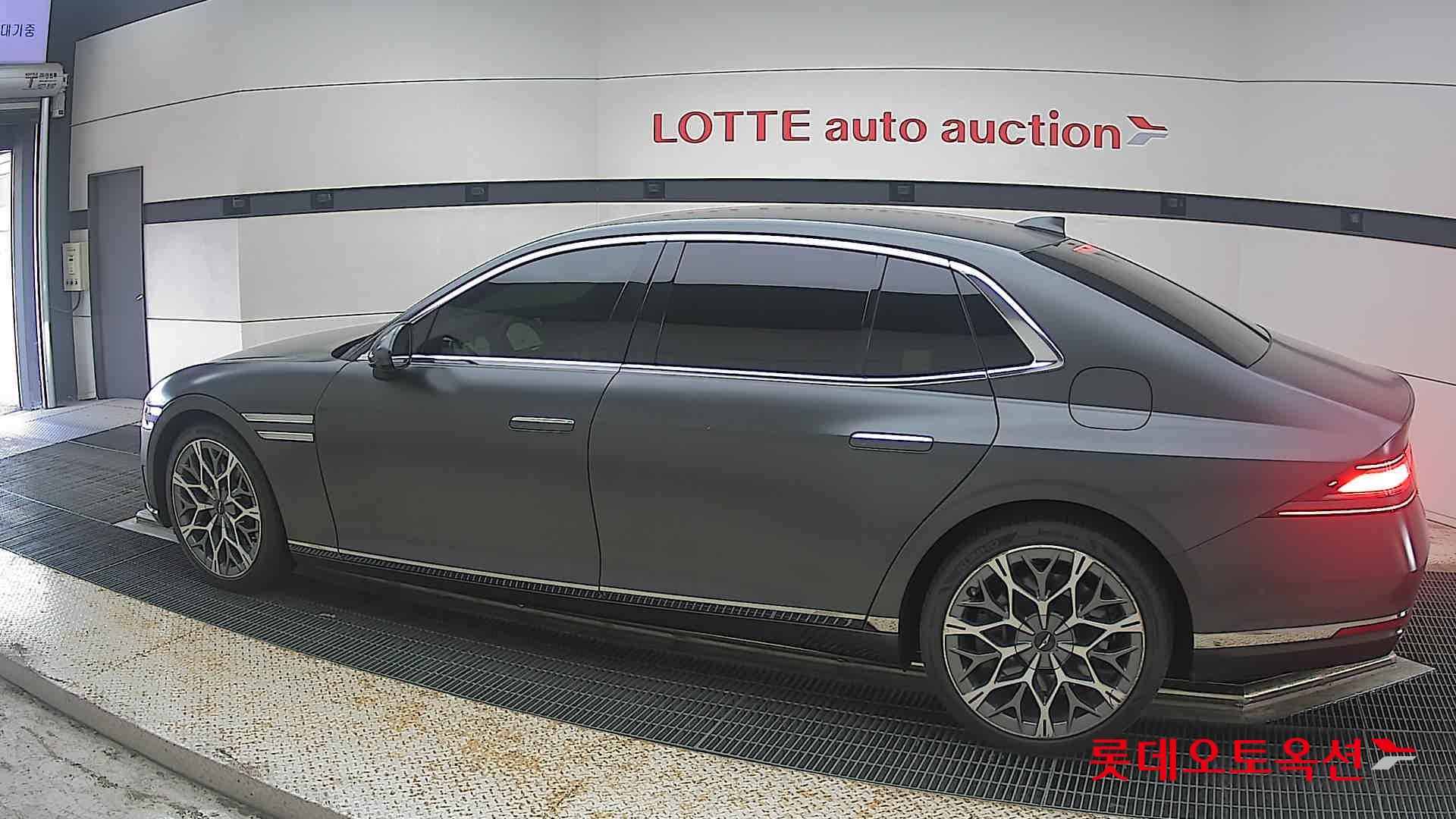 2023 - genesis g90