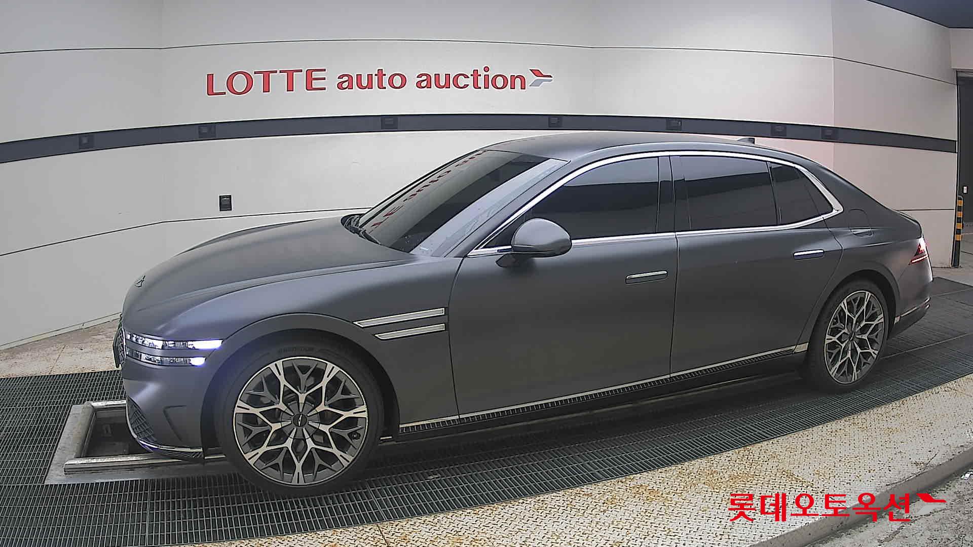 2023 - genesis g90