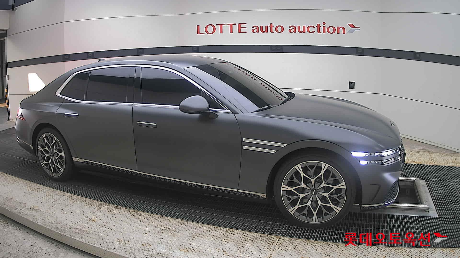 2023 - genesis g90