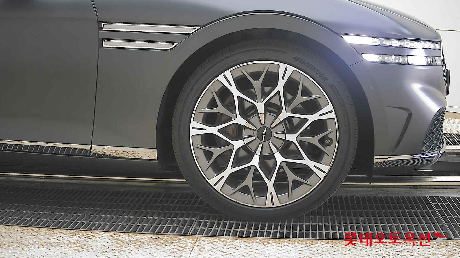 2023 - genesis g90