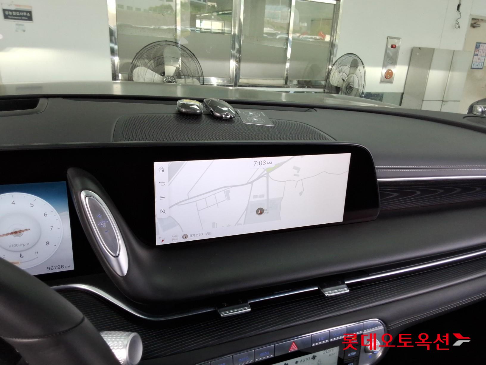 2023 - genesis g90