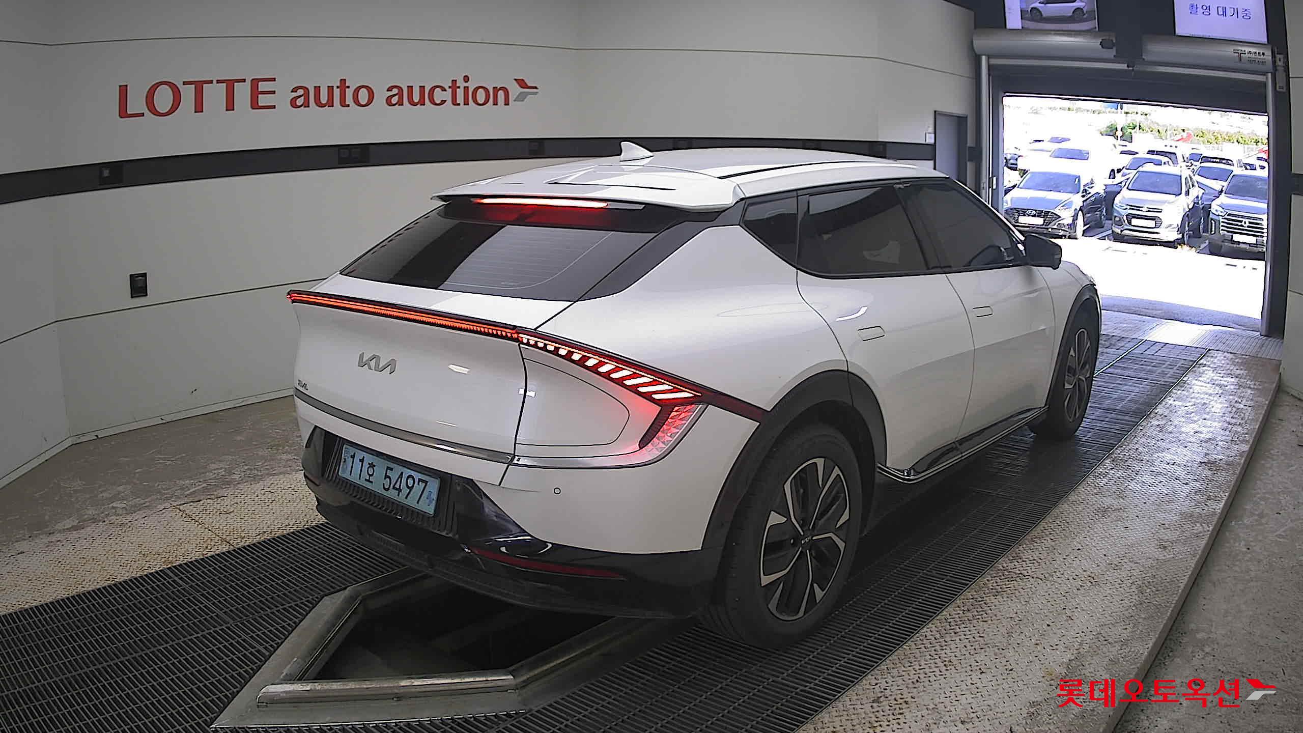 2022 - kia ev6