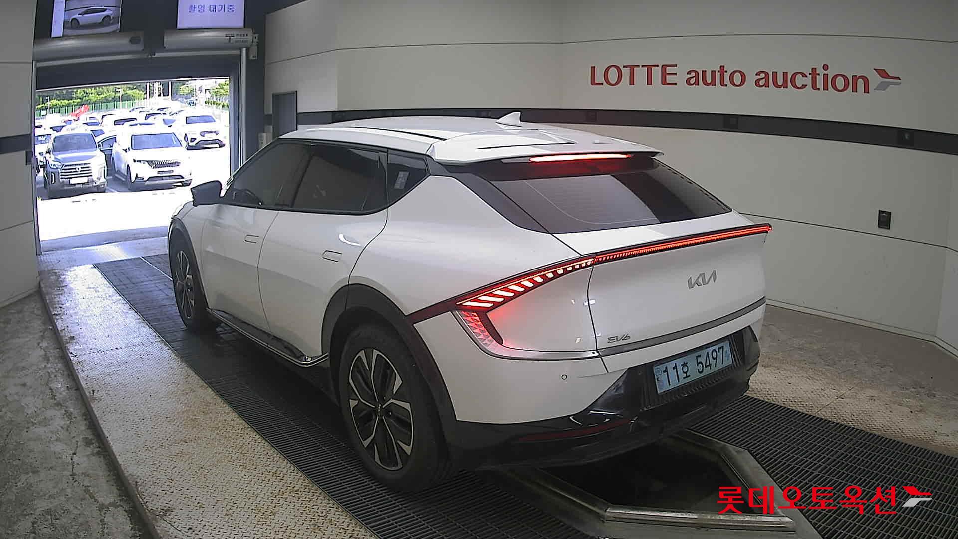 2022 - kia ev6