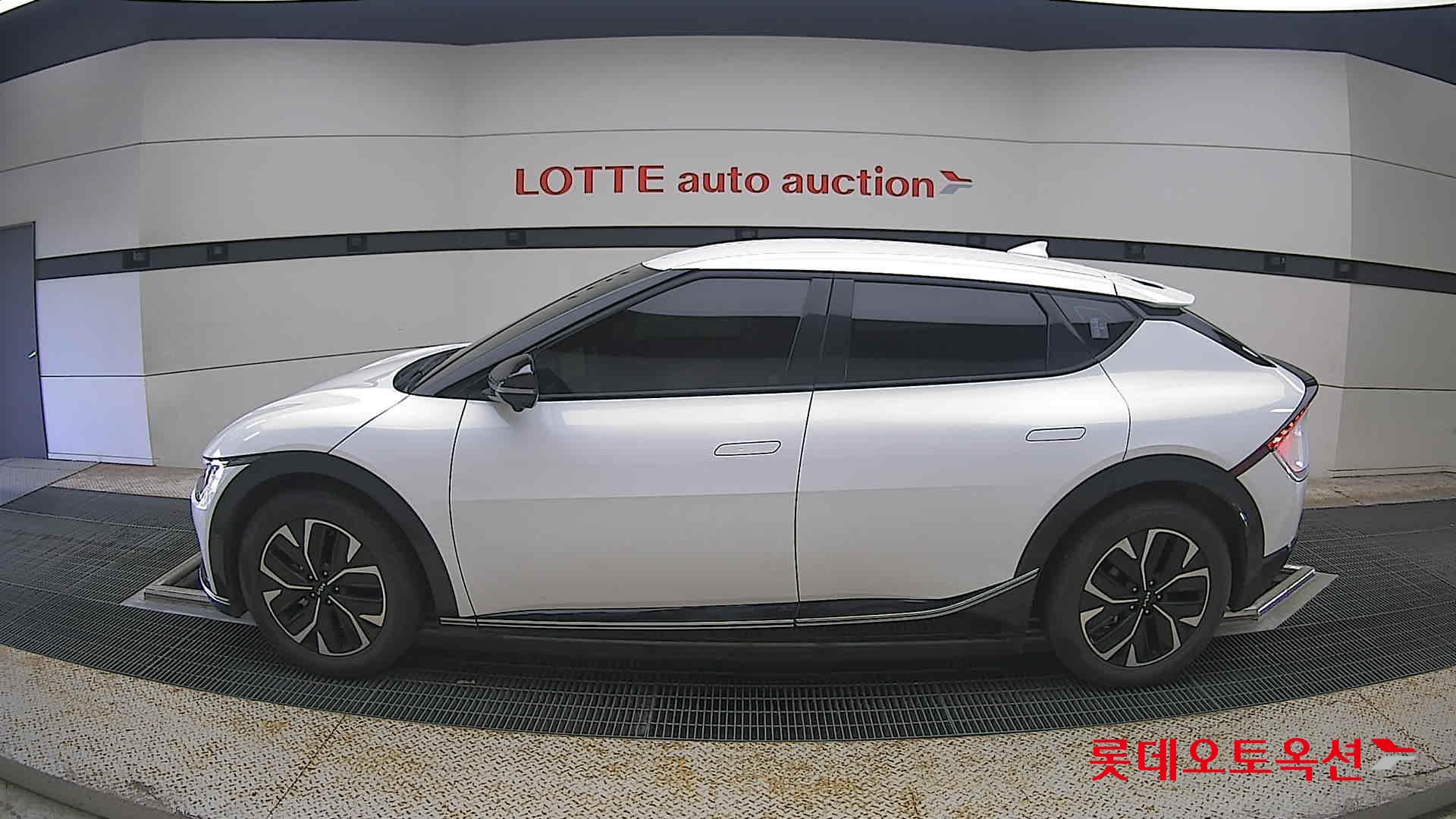 2022 - kia ev6