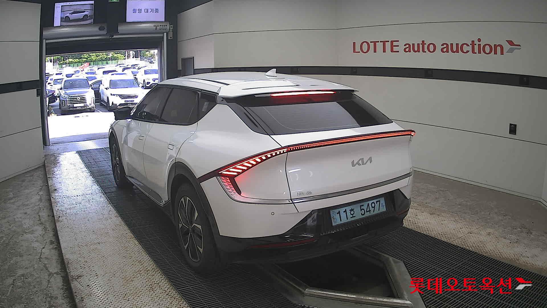 2022 - kia ev6