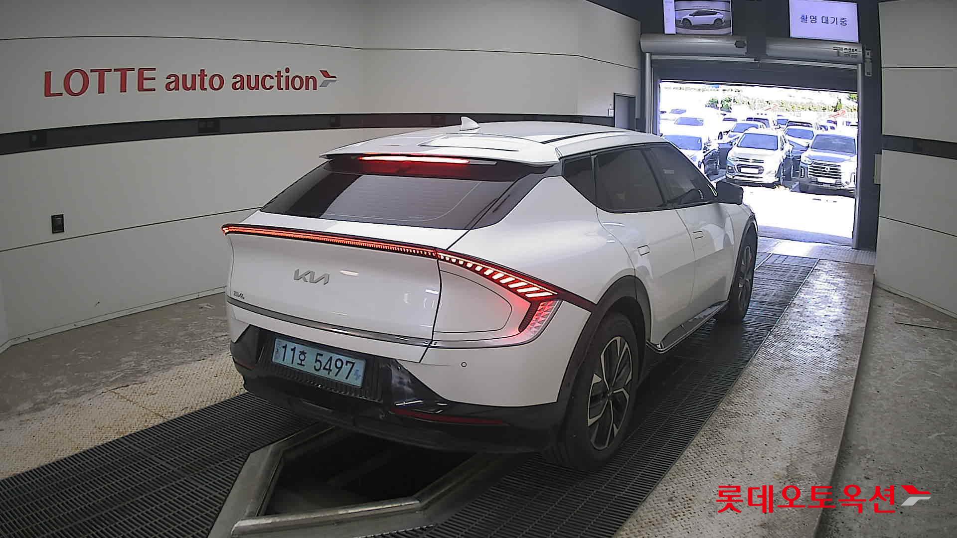 2022 - kia ev6