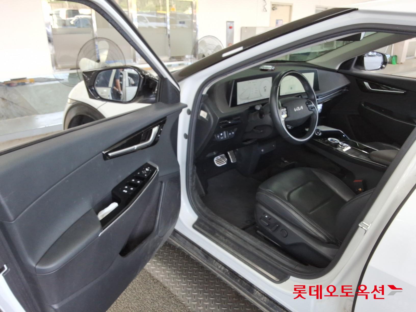 2022 - kia ev6