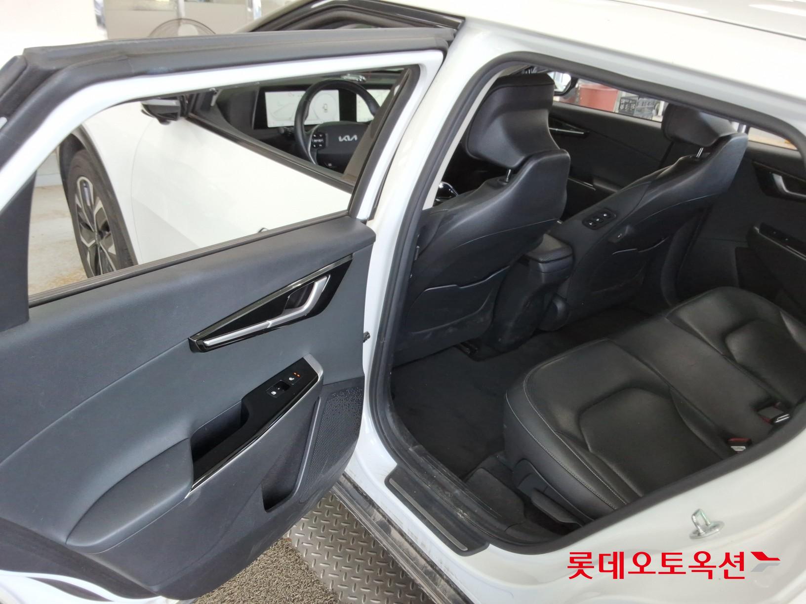 2022 - kia ev6