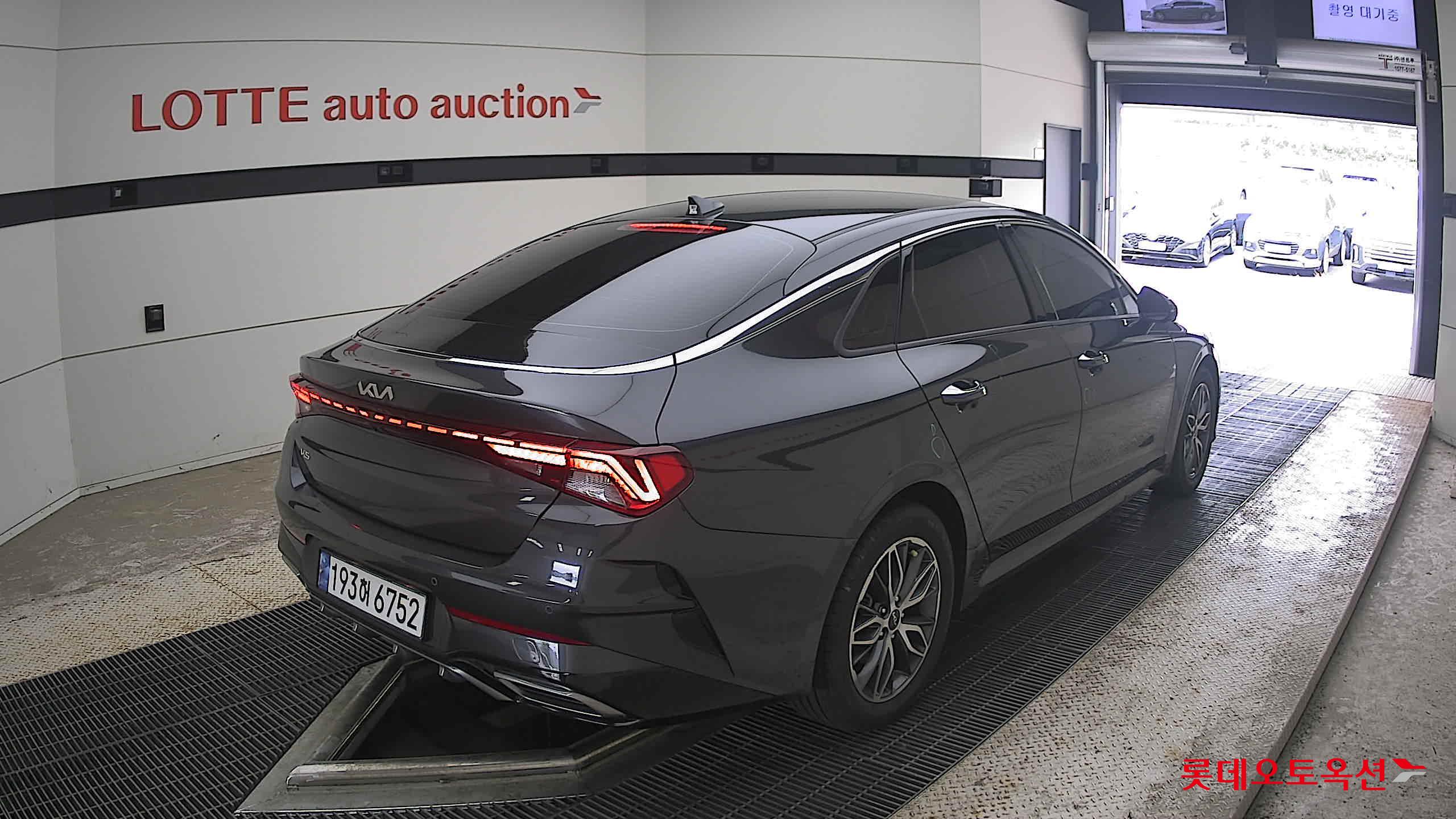 2023 - kia k5