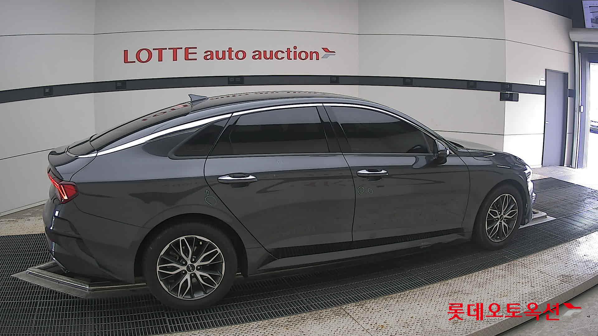 2023 - kia k5